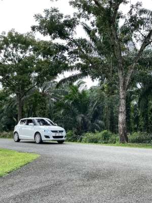 Suzuki swift GX 2015 , tersedia melalui melalui situs Olx