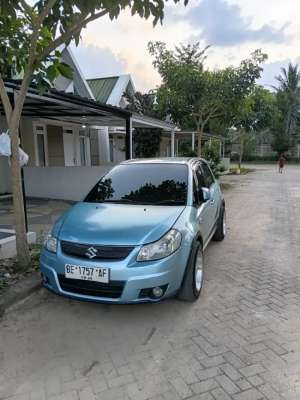 Suzuki SX4 X-Over lokasi di Bandar Lampung Kota, tersedia melalui melalui situs Olx