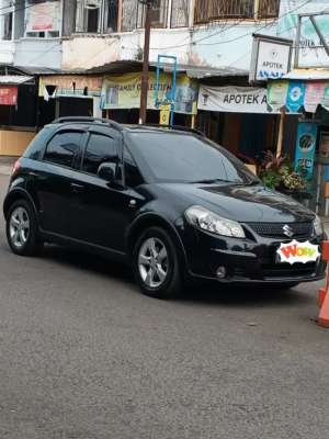 Suzuki SX4 X-Over 2011 Matic Super Low KM , tersedia melalui melalui situs Olx