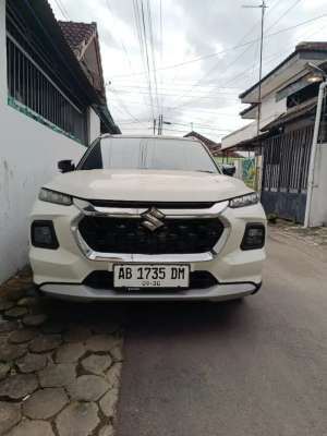 Jual bekas Suzuki two tone GX hybrid AT Ab 2025,lokasi di Sleman Kab.