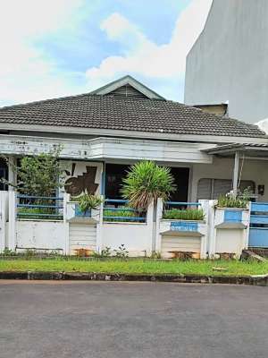 Taman Kebon Jeruk Intercon lokasi di Jakarta Barat, tersedia melalui melalui situs Olx