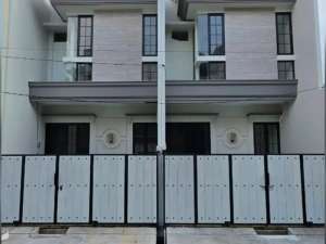 taman pondok indah lokasi di Surabaya Kota, tersedia melalui melalui situs Olx