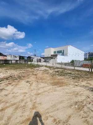 Tanah 30x30 Kawasan Sudirman dan Arifin Ahmad. lokasi di Pekanbaru Kota, tersedia melalui melalui situs Olx