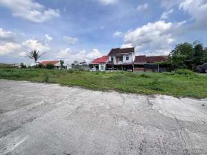 Tanah Apik Dekat Stadion Maguwoharjo Akses Jalan Truk Papasan SHM lokasi di Sleman Kab., tersedia melalui melalui situs Olx