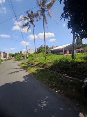 Tanah Area Condongcatur, Pinggir Jalan Aspal, Istimewah lokasi di Yogyakarta Kota, tersedia melalui melalui situs Olx