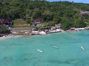 TANAH BEACH FRONT DI NUSA CENINGAN LEMBONGAN NUSA PENIDA KLUNGKUNG BALI lokasi di Klungkung Kab., tersedia melalui melalui situs Olx
