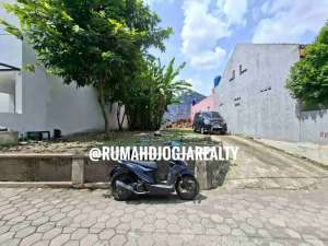 Tanah Cantik Strategis, 50 Meter Dari JL. Monjali Dalam Ringroad Dekat UGM lokasi di Yogyakarta Kota, tersedia melalui melalui situs Olx