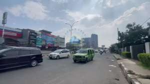 Tanah Dan Bangunan Bengkel di Jalan Raya Serpong - Gading Serpong lokasi di Tangerang Kota, tersedia melalui melalui situs Olx