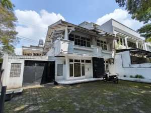 Tanah dan Bangunan di Jl. Gurame, Burangrang Kota Bandung lokasi di Bandung Kota, tersedia melalui melalui situs Olx