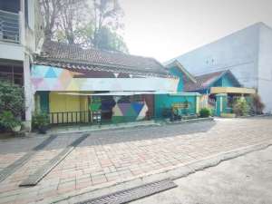 Tanah dan Bangunan Rumah Dekat Kampus UNS lokasi di Surakarta Kota, tersedia melalui melalui situs Olx