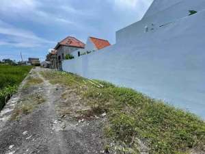 tanah dekat pantai seseh badung bali lokasi di Kab. Badung, tersedia melalui melalui situs Olx