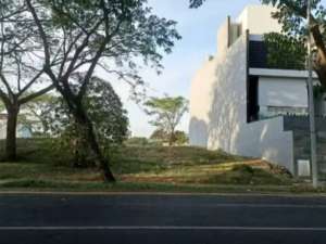 Tanah di Citraland lokasi di Surabaya Kota, tersedia melalui melalui situs Olx