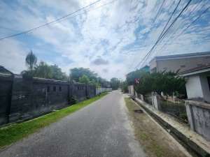 Tanahdi komplek Beringin Indah, cocok untuk Rumah Mewah.Di Jual lokasi di Pekanbaru Kota, tersedia melalui melalui situs Olx