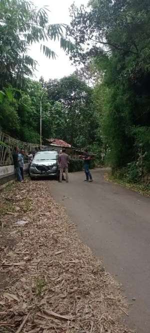 tanah di tangsel lokasi di Pesanggrahan, tersedia melalui melalui situs Olx