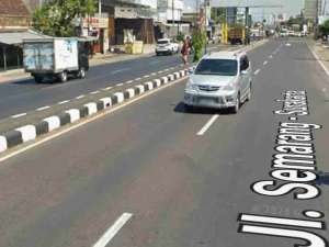 Tanah jalan Ahmad Yani 631Mt, Ld 15Mt, Ngadirejo, Kartasura lokasi di Sukoharjo Kab., tersedia melalui melalui situs Olx