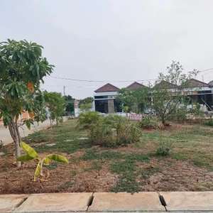 Tanah Kavling Siap Bangun dlm Cluster daerah Cipadu Akses Jalan Lebar lokasi di Tangerang Kota, tersedia melalui melalui situs Olx