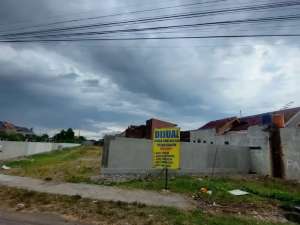 tanah kavlingan di dalam kopleks perumahan di gentan sukoharjo lokasi di Surakarta Kota, tersedia melalui melalui situs Olx