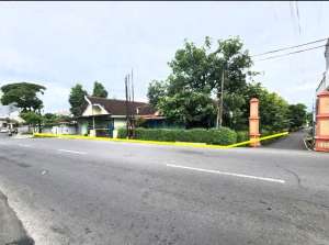 Tanah Komersil Sangat Strategis hadap Jl RayaJebres SOLO Surakarta lokasi di Surakarta Kota, tersedia melalui melalui situs Olx