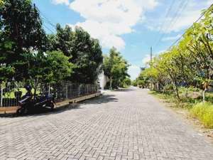 Tanah Luas 423m Kawasan Cluster Solo Baru lokasi di Surakarta Kota, tersedia melalui melalui situs Olx