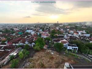 Tanah luas dekat UGM dijual murah siap bangun kost lokasi di Sleman Kab., tersedia melalui melalui situs Olx