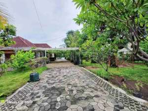 Tanah Luas Tengah Kota Solo dekat Jl. veteran luas 1298m lokasi di Surakarta Kota, tersedia melalui melalui situs Olx