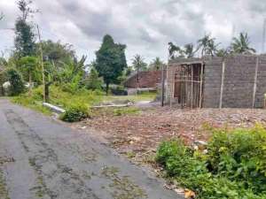 tanah murah diutara uii atau barat pasar pakem jl Kaliurang km 16 lokasi di Sleman Kab., tersedia melalui melalui situs Olx
