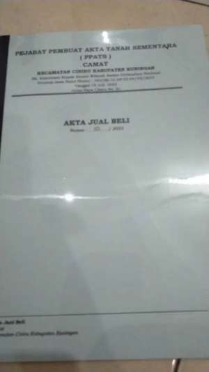 Tanah pinggir jalan dekat tempat latihan motor cros di Ciniru Kuningan lokasi di Kuningan Kab., tersedia melalui melalui situs Olx