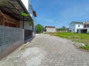 Tanah Prambanan 100 meter ke Jl. Jogja Solo 5 Menit Ke Candi Prambanan Mulai 2 Jt an lokasi di Klaten Kab., tersedia melalui melalui situs Olx