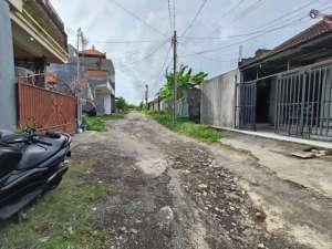 Tanah Pura Demak Pemecutan Klod Denpasar Barat lokasi di Denpasar Kota, tersedia melalui melalui situs Olx
