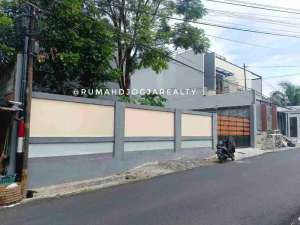 Tanah Strategis Bonus Rumah 2 Lantai Di JL. Palagan km 6 Dekat HYATT, UGM lokasi di Sleman Kab., tersedia melalui melalui situs Olx