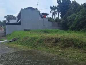 Tanah STRATEGIS Cocok Untuk USAHA dan HUNIAN di Lingkungan Perumahan dan Berada di Pinggir Jalan RAYA lokasi di Semarang Kota, tersedia melalui melalui situs Olx