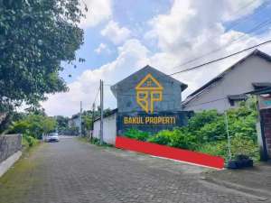 Tanah strategis depan perumahan di Tlogoadi Mlati hanya 100 meter dr Jalan Kebon Agung lokasi di Sleman Kab., tersedia melalui melalui situs Olx