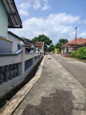 Tanah Strategis Jl Raya Karanganyar Sukoharjo, Jumantono Karanganyar lokasi di Karanganyar Kab., tersedia melalui melalui situs Olx