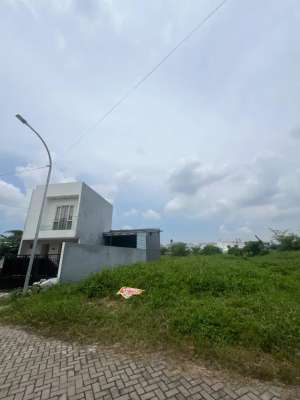 Tanah Surabaya Barat Dekat Dian Istana Wiyung Graha Green Garden lokasi di Surabaya Kota, tersedia melalui melalui situs Olx