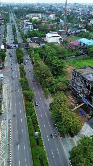 Tanah tepi jalan Ahmad Yani 1 depanMega Mall lokasi di Pontianak Kota, tersedia melalui melalui situs Olx