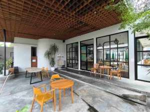 Tanah Utara FAVE hotel bonus Bangunan Coffee shop Baturan Colomadu Karanganyar lokasi di Surakarta Kota, tersedia melalui melalui situs Olx