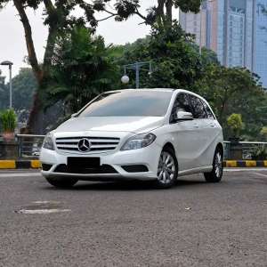 Jual bekas TDP 10 JT LOW KM 93 RBMERCEDES BENZ B200 PUTIH 2013,lokasi di Jakarta Pusat