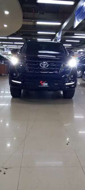 Jual bekas TDP 70 JUTA TOYOTA FORTUNER GR 2.8 4X2 2022 AT,lokasi di Jakarta Selatan