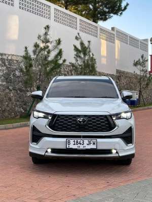 Jual bekas Ter Nyaman Ter Irit pake Innova Zenix Q Hybrid Modelista AT 2024 Putih,lokasi di Jakarta Selatan
