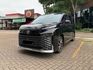 Jual bekas TERAWATTOYOTA NEW VOXY 2.0 AT MATIC 2023 HITAM,lokasi di Jakarta Timur