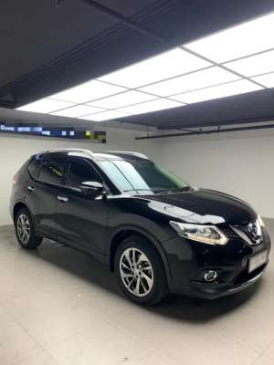 Jual bekas Terlaris Nissan X-trail 2014 matic siap pakai full ori,lokasi di Tangerang Selatan Kota