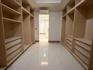 TERMURAH AREA CLUB HOUSERUMAH MEWAH EXTRA FURNISHED GRAHA FAMILY JALAN KEMBAR lokasi di Surabaya Kota, tersedia melalui melalui situs Olx