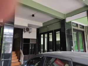 TERMURAHHARUS SEGERA TERJUAL Ex KANTORRUMAH 4 LT, DEKAT RAYA MERR, Kampus C UNAIRUniv. WIDYA MANDALA lokasi di Surabaya Kota, tersedia melalui melalui situs Olx
