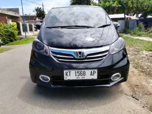 Jual bekas TERMURAH Honda Freed 1.5 PSD AT 2012,lokasi di Samarinda Kota
