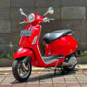 Jual bekas TERMURAH Piaggio Vespa Primavera IGET 150 TAHUN 2016 warna Merah.,lokasi di Bogor Kota