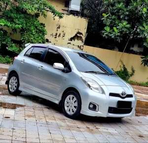 Jual bekas TERMURAHToyota Yaris S AT Thn 2013 Cash Kredit,lokasi di Bekasi Kota