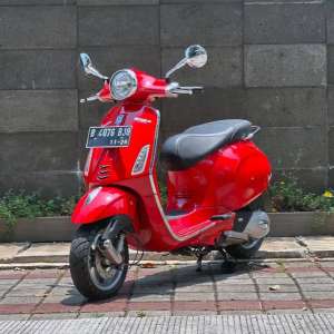 Jual bekas TERMURAH Vespa Primavera IGET 150 TAHUN 2016 warna Merah,lokasi di Jakarta Barat