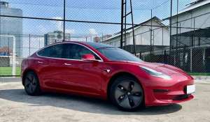 Jual bekas Tesla Model 3 202221 CASH CASH Low KM Merah,lokasi di  ,Jakarta Utara