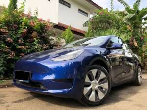 Jual bekas TESLA MODEL Y STANDARD RANGE 2022 BLUE ON BLACK,lokasi di Jakarta Selatan