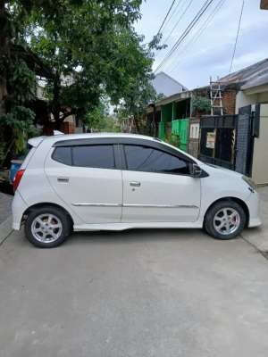 Jual bekas Toyota Agya 2015 Bensin,lokasi di Bekasi Kab.